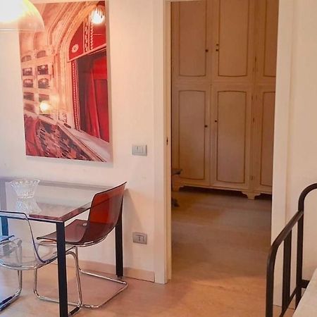 Piazzale Susa Bright Flat Con Veranda Milánó Kültér fotó