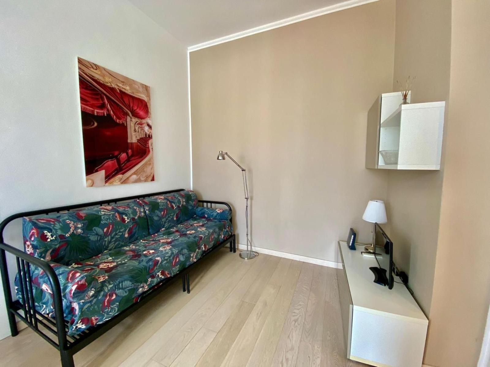 Piazzale Susa Bright Flat Con Veranda Milánó Kültér fotó